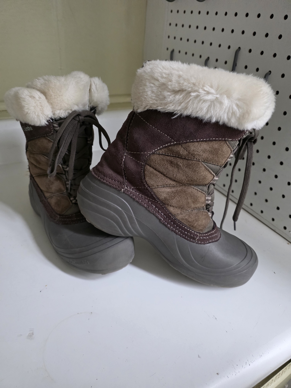Columbia Thermolite Women's Brown and Cream Faux Fur Winter Boots